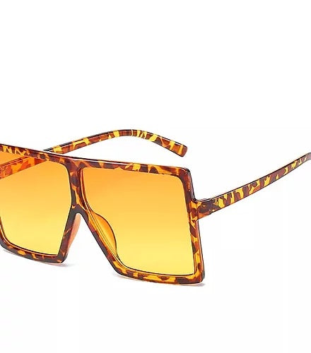 Square Frame Sunglasses - The Pretti Shop